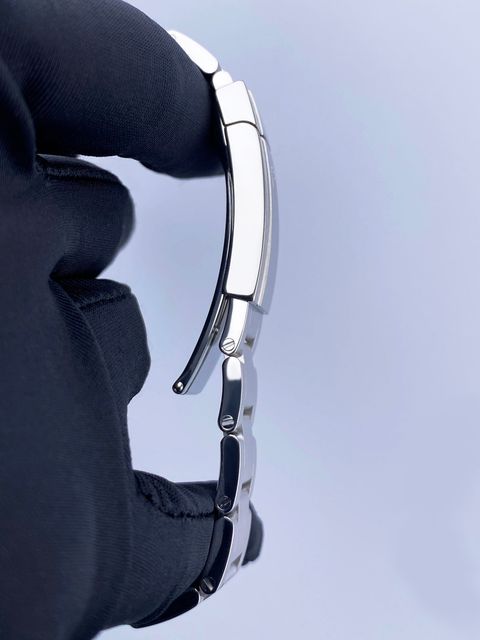 Rolex Oyster Perpetual 126000 Image 6